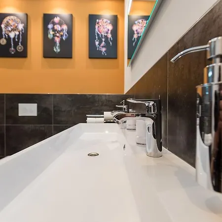 Casa de hóspedes Adriatica Dream Luxury - Free Parking 4*